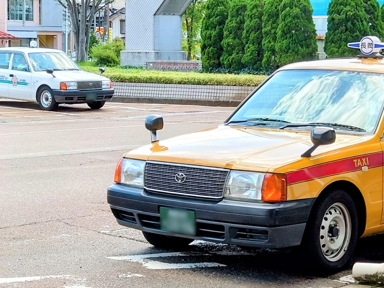 長岡駅東口_タクシー1